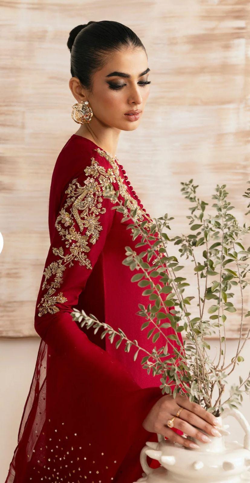 Hand-Embellished Sheesha Silk Three-Piece Ensemble Pakistani Eid party wear best social gatherings USA-UK,Austrailia-Germany