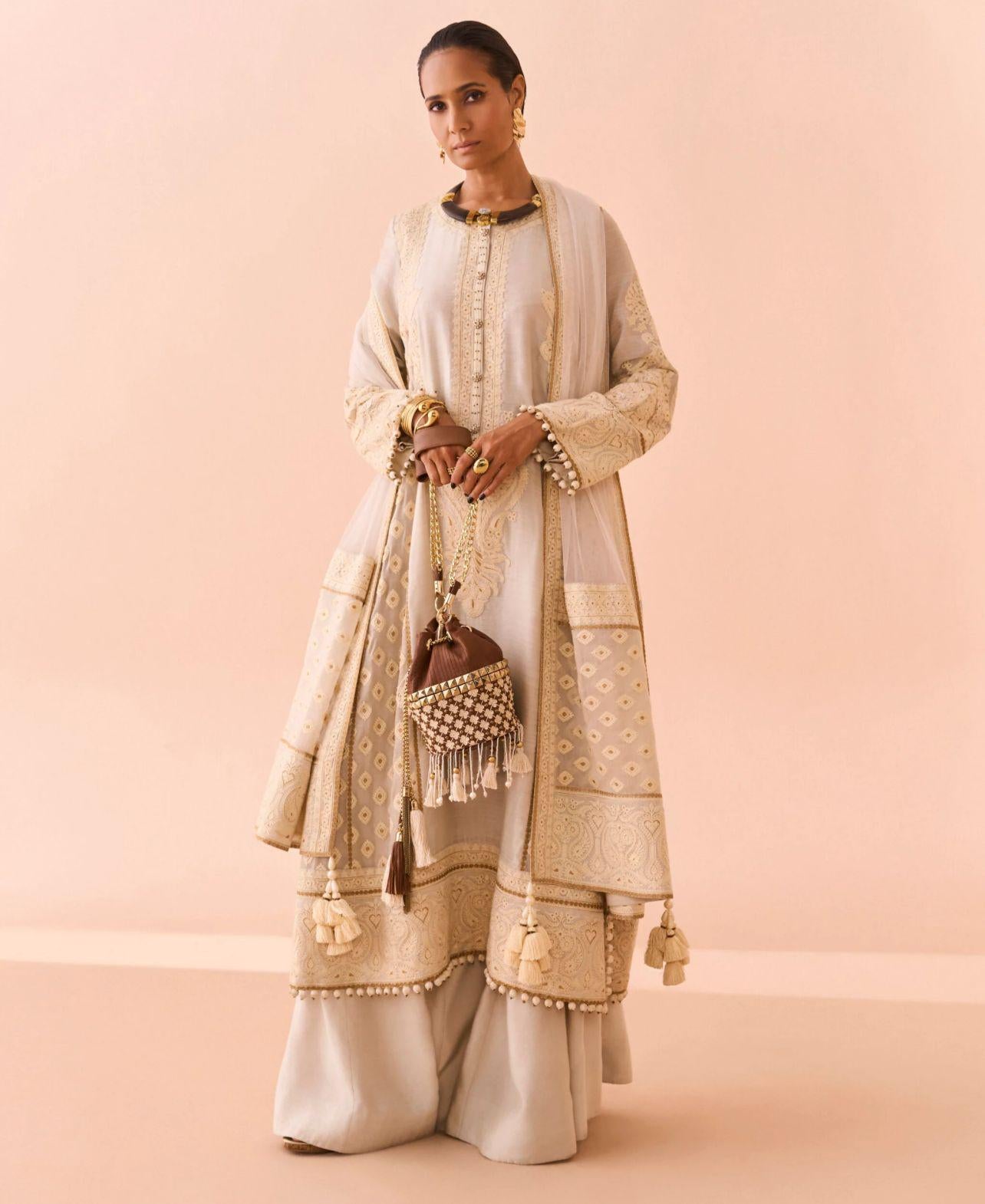 unique Ivory Butter or sheesha Silk Pakistani Suit: Zari n aari Embroidery, 3-Piece Ethnic Dress,stylich n classy