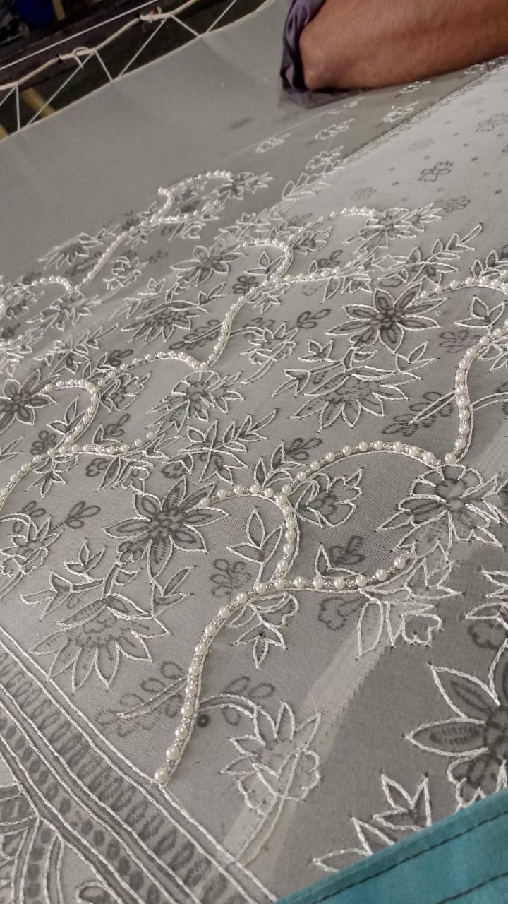 Luxury Classic Pakistani Bridal Dress – Heavily Embellished with Zardozi, Pearls & Crystals