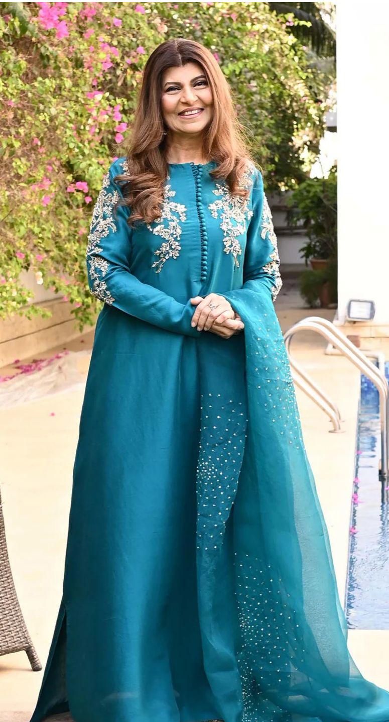 Hand-Embellished Sheesha Silk Three-Piece Ensemble Pakistani Eid party wear best social gatherings USA-UK,Austrailia-Germany